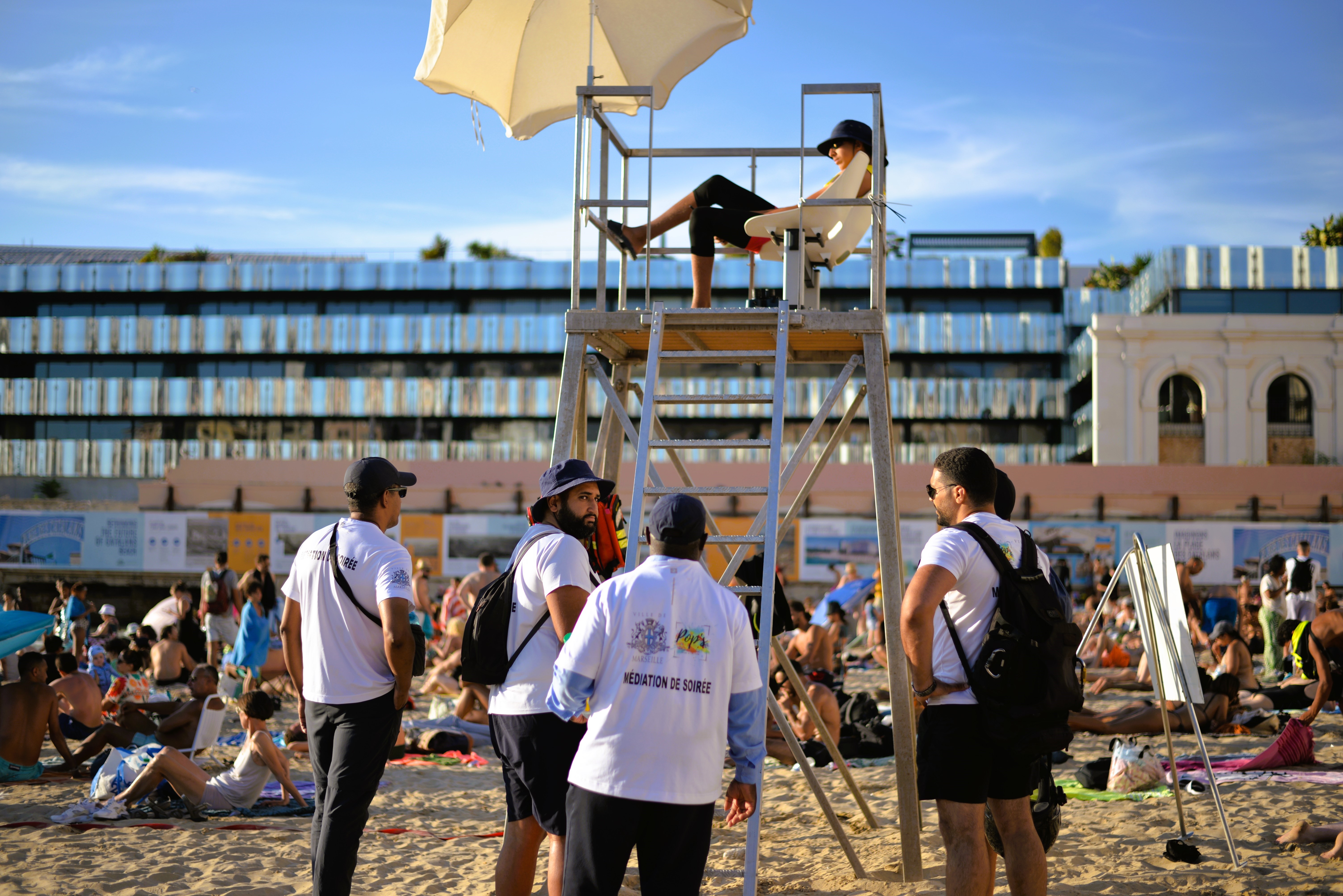 Équipe POPS médiation de soirée plage